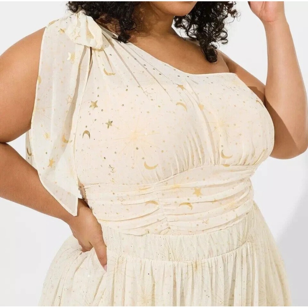 Torrid Womens One Shoulder Chiffon Crop Top Size 0‎ Cream Celestial Witchy